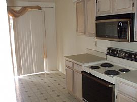 Spacious Townhouse Available Now in Yorba Linda, CA (Photo 3 of 6)