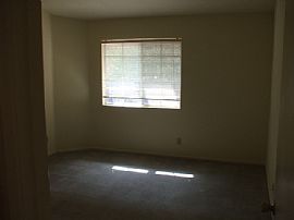 Spacious Townhouse Available Now in Yorba Linda, CA (Photo 4 of 6)