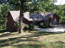 Lake View Home in Blue Eye, MO