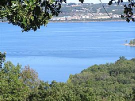 Lake View Home in Blue Eye, MO (Photo 2 of 5)