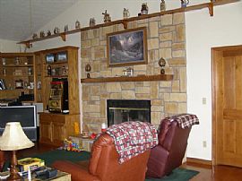 Lake View Home in Blue Eye, MO (Photo 5 of 5)