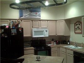 Adorable 2 bedroom, 2 bath townhouse in Chandler, AZ (Photo 2 of 4)