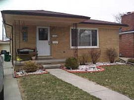 Houes For Rent 1300 SF  in Dearborn Heights, MI