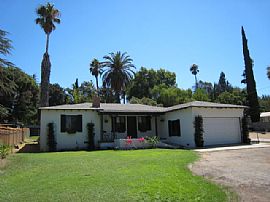 2/2B, Cute home, newer kitchen, large lot- MUST SELL in Redlands, CA