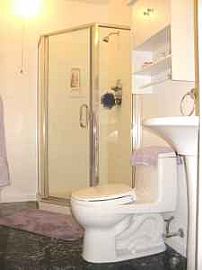 1BEDw/1PRIVATE BATH in 3BED&2BATH HOUSE  in Daly City, CA (Photo 2 of 4)