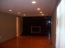 Beaultifully renovated ranch in Sudbury, MA (Photo 4 of 4)