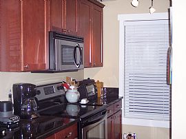 Edmonds condo a charmer! in Edmonds, WA