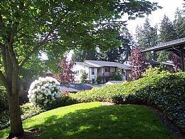 Edmonds condo a charmer! in Edmonds, WA (Photo 4 of 4)