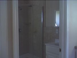 NEW LARGE SINGLE/STUDIO, BILLS INCLUDED in Bixby Knolls, CA (Photo 2 of 6)