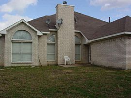 Spacious 5-Bedroom in Mesquite for Rent in Mesquite, TX (Photo 2 of 5)