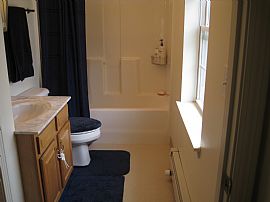 Immaculate Spacious Condo in Nashua, NH (Photo 4 of 6)