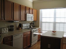 Townhouse for Rent in Gated Community in Tucker, GA (Photo 3 of 6)