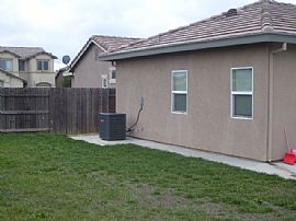 Beautiful new house for rent in Sacramento, CA (Photo 3 of 3)