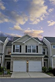 Gorgeous Townhome - Barrett Pkwy & I-575 in Marietta, GA