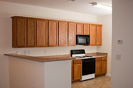 Gorgeous Townhome - Barrett Pkwy & I-575 in Marietta, GA (Photo 3 of 3)