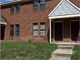 Nice Townhouse in a great location! in Raleigh, NC