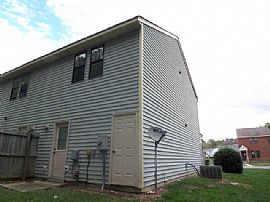 Nice Townhouse in a great location! in Raleigh, NC (Photo 5 of 6)