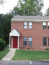 Nice Townhouse in a great location! in Raleigh, NC (Photo 6 of 6)