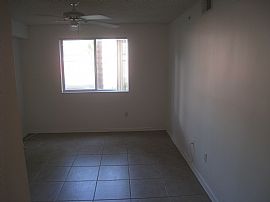 Beutiful Condo in Naples, FL (Photo 6 of 6)