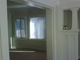 Beautiful Spacious 1300 SQ Ft Duplex in Oakland, CA