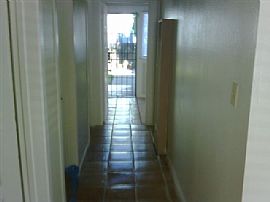 Beautiful Spacious 1300 SQ Ft Duplex in Oakland, CA (Photo 3 of 6)