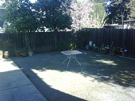 Beautiful Spacious 1300 SQ Ft Duplex in Oakland, CA (Photo 6 of 6)