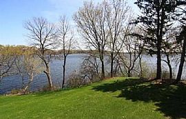 300 Ft of LK SHORE on LK MINNETONKA in Excelsior, MN (Photo 2 of 6)