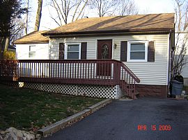 2BR Ranch House in Lake Hopatcong, NJ (Photo 2 of 2)