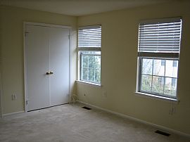 3BR/3.5Bath TH.  Available Immediately!! in Centreville, VA (Photo 2 of 6)