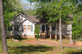 4 br lake house in Townville, SC