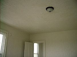 large duplex in Cincinnati, OH (Photo 3 of 6)