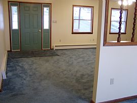 Lovely, Spacious Lake View House in Auburn, PA (Photo 3 of 6)