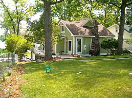 Adoreable Lakefront Home in Waterford Township, MI