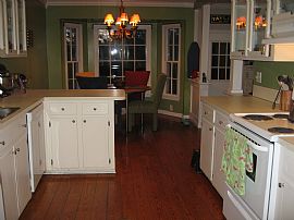 Beautiful 3 BD/2.5 BA in Snee Farm! in Mount Pleasant, SC (Photo 2 of 6)