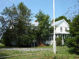 2 bedroom upstairs apartment water view in Deltaville, VA