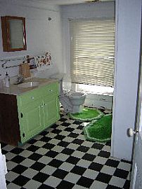 2 bedroom upstairs apartment water view in Deltaville, VA (Photo 5 of 6)