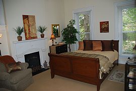 Gorgeous Historic Home, Fully Furnished in Westerville, OH (Photo 4 of 6)