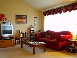 Spacious Townhouse Condo in North Olmsted, OH