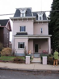 One bdrm apartment- All Utilities includ in Pittsburgh, PA