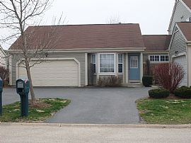 Clean, Beautiful Townhouse in Marengo, IL (Photo 5 of 6)