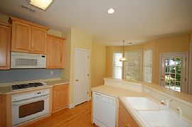 5br/3ba Beautiful home in the location! in Kennesaw, GA (Photo 5 of 6)