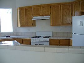 Great location in a well kept Rosemont n in Sacramento, CA (Photo 3 of 4)