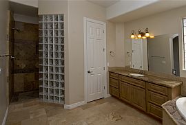 Gorgeous 6BR Home w/ casita for rent in Gilbert, AZ (Photo 6 of 6)