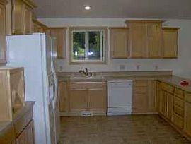 1800 Sf Home Built in 2007 For Rent in Tumwater, WA (Photo 2 of 3)