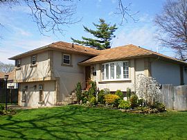 Luxury Furnished Home 4 Rent in North Woodmere, NY (Photo 1 of 6)