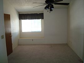 Nice end unit 2 bedrooms and 2 bathrooms in Mesa, AZ (Photo 3 of 4)