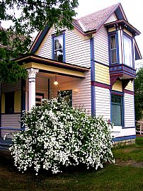 Gorgeous! Historic 3-4 BDRM Victorian in La Crosse, WI