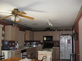 1850 SQ FT VERY CLEAN HOME W BIG YARD in Las Vegas, NV (Photo 4 of 4)