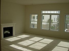 Executive Beach Townhome in Virginia Beach, VA (Photo 2 of 4)