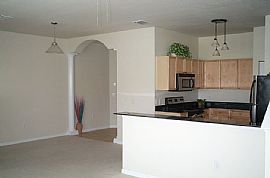 Deluxe Townhome 3/3/2 Gated New Tampa in Tampa, FL (Photo 5 of 6)